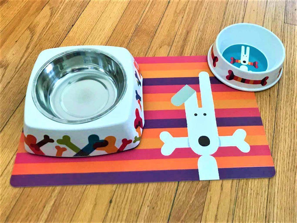 https://dylankendall.com/cdn/shop/products/pet-bowl-bone-appetit-eco-friendly-bamboo-dog-pet-bowls-with-stainless-steel-liner-eco-pet-dylan-kendall-917770.jpg?v=1600114278